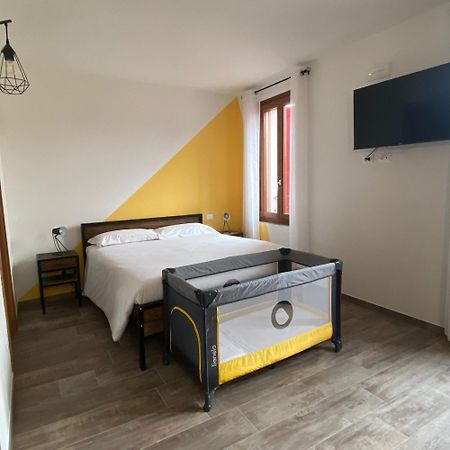 La Volpe Rossa Rooms And Apartments ซานเฟลีเช เดล เบนาโก ภายนอก รูปภาพ