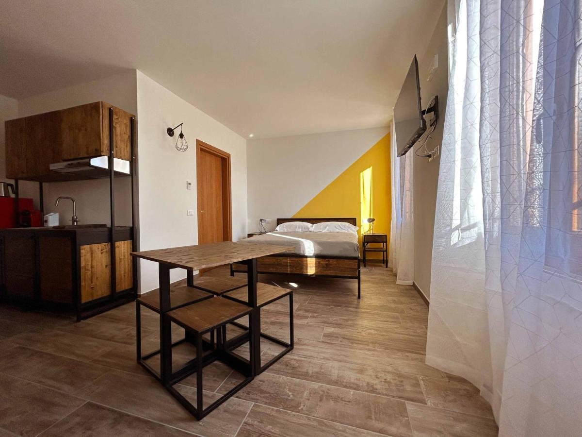 La Volpe Rossa Rooms And Apartments ซานเฟลีเช เดล เบนาโก ภายนอก รูปภาพ