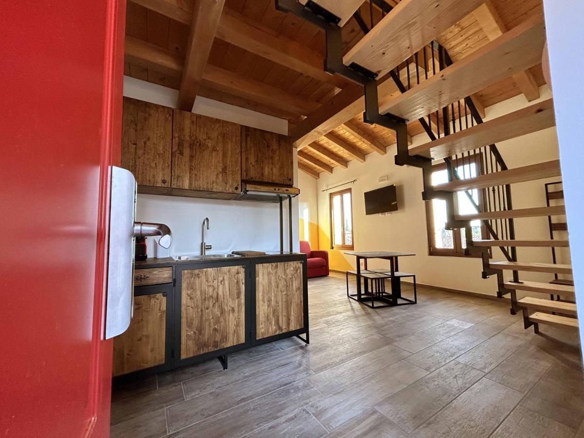 La Volpe Rossa Rooms And Apartments ซานเฟลีเช เดล เบนาโก ภายนอก รูปภาพ
