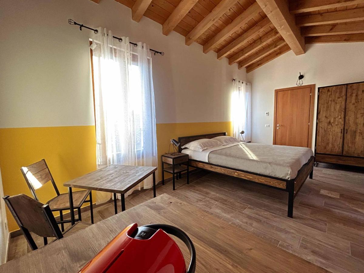 La Volpe Rossa Rooms And Apartments ซานเฟลีเช เดล เบนาโก ภายนอก รูปภาพ