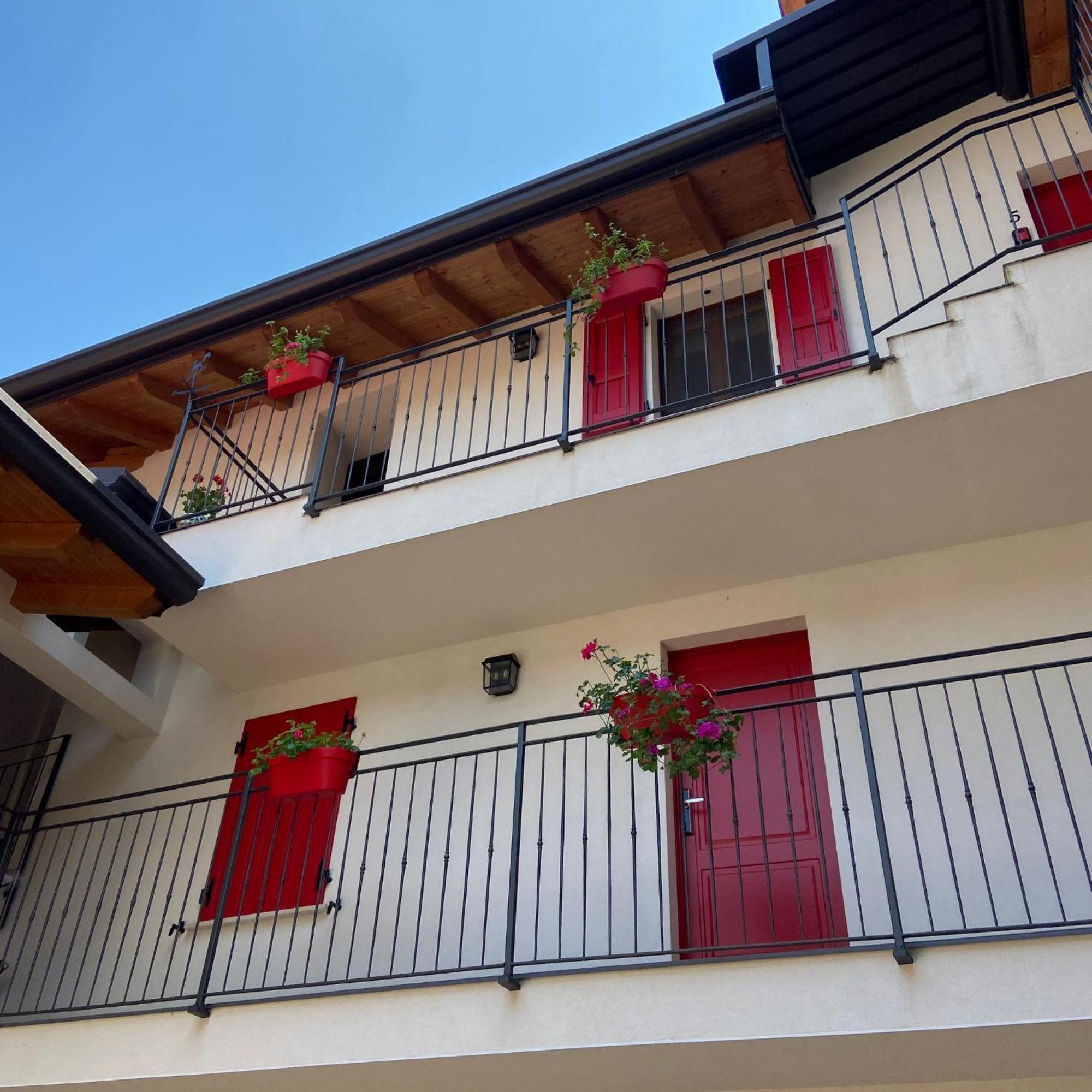 La Volpe Rossa Rooms And Apartments ซานเฟลีเช เดล เบนาโก ภายนอก รูปภาพ
